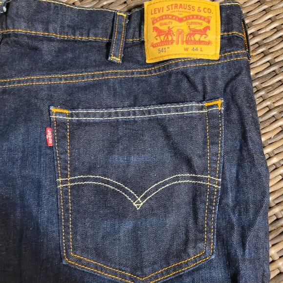 Levi’s 541 Athletic Fit Denim Shorts Big & Tall Minimalist Streetwear Sz 44 - Picture 4 of 9